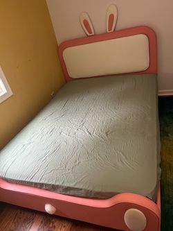 Full size kid bed