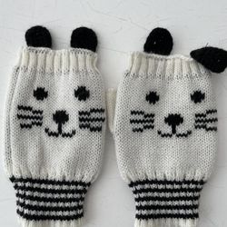 Small Girl’s Kitten Fingerless Gloves