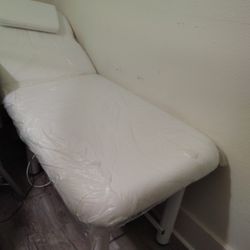 Massage Table 