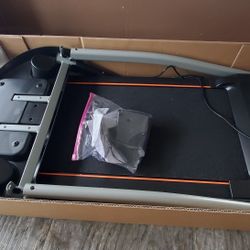 new in box treadmill. guaranteed to work. delivery available