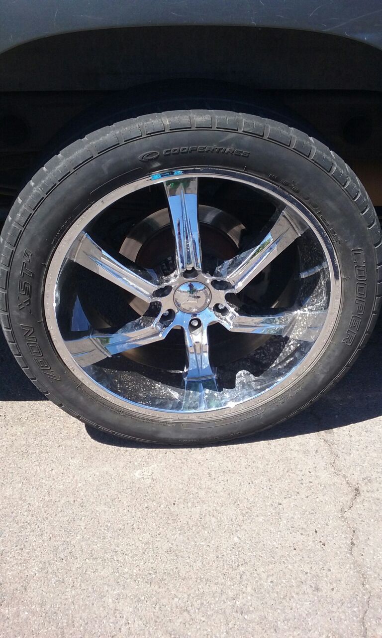 Vagare luxury wheels 22" Silverado