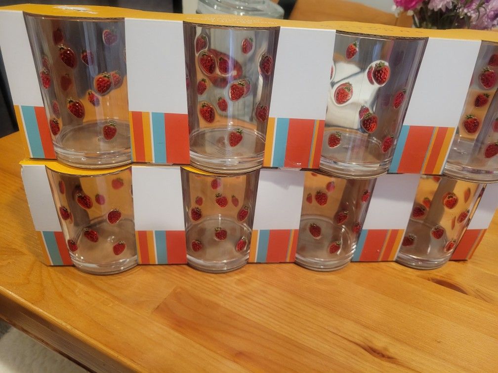 Sunglow Style Straberry Cups 8 Cups