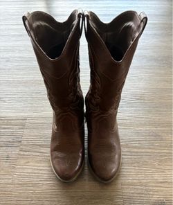 Kids boots size 2