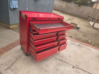 Husky Red Rolling Metal Tool Chest Cabinet..H..41..W..41..D..18