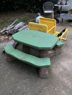 Toddler picnic table