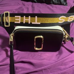 marc jacobs snap shot bag