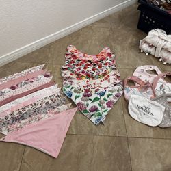 🎀 Baby Girl Bibs