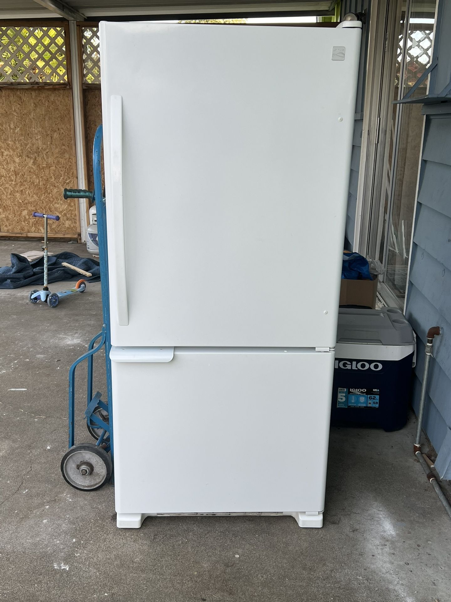 Kenmore Fridge 18.7 Cubic Feet