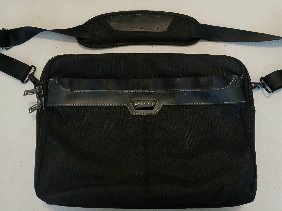 Everki Laptop Carrying Case • Fits up to 17.3" - Plush Interior