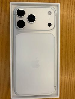 Brand New iPhone 17 Pro Max (2TB) Unlocked**