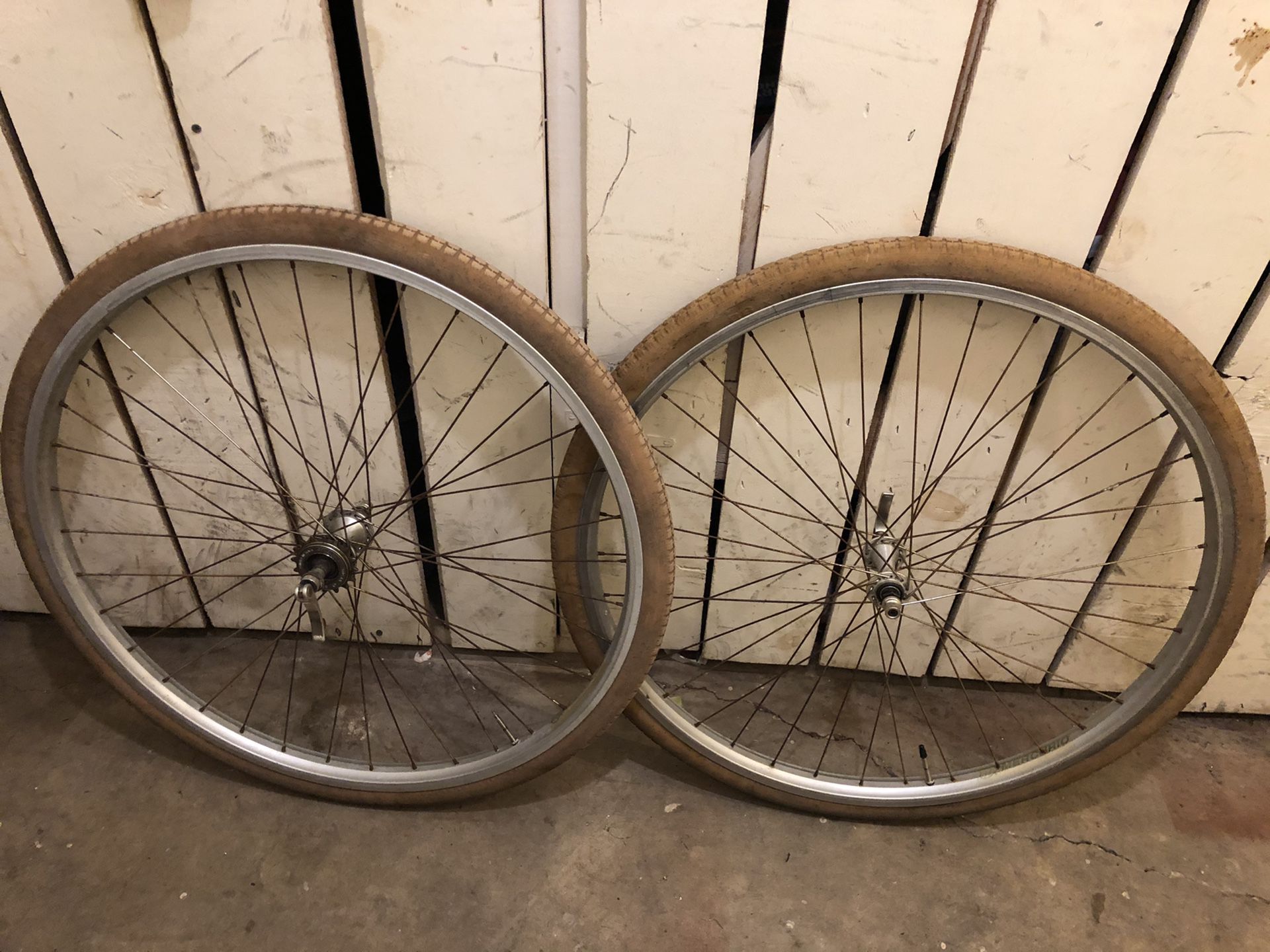 28 inch aluminum wheels $100