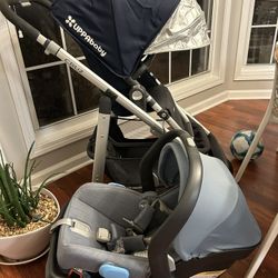 Uppababy Cruz Stroller + Mesa Car Seat travel System