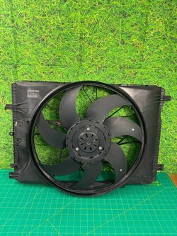 10-15 Mercedes C300 GLK350 E350 Engine Radiator Cooling Fan Motor Assembly OEM