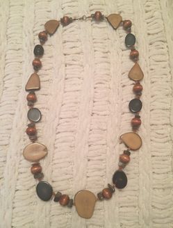 Neutral Necklace