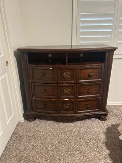 Dresser