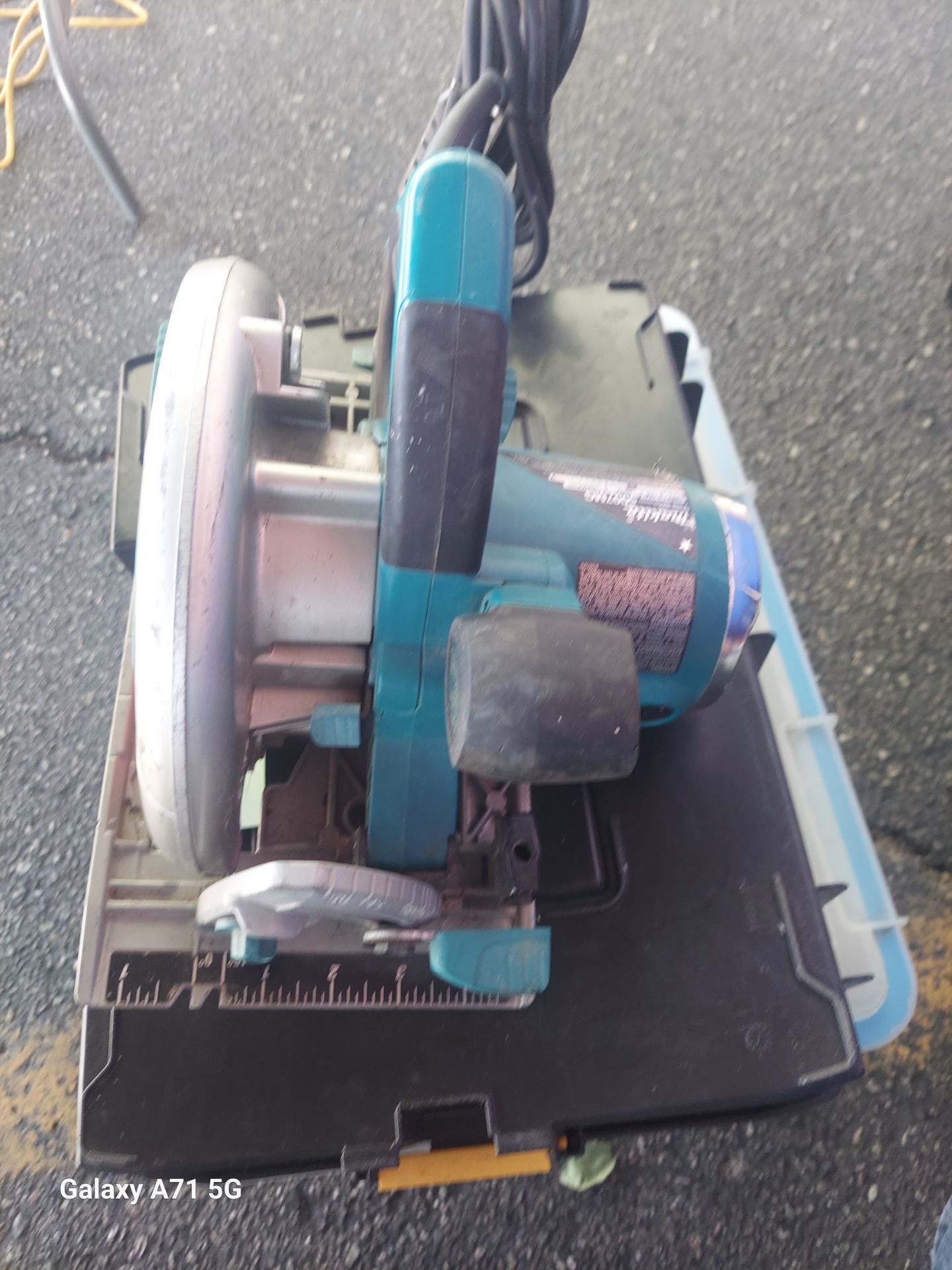 Makita saw