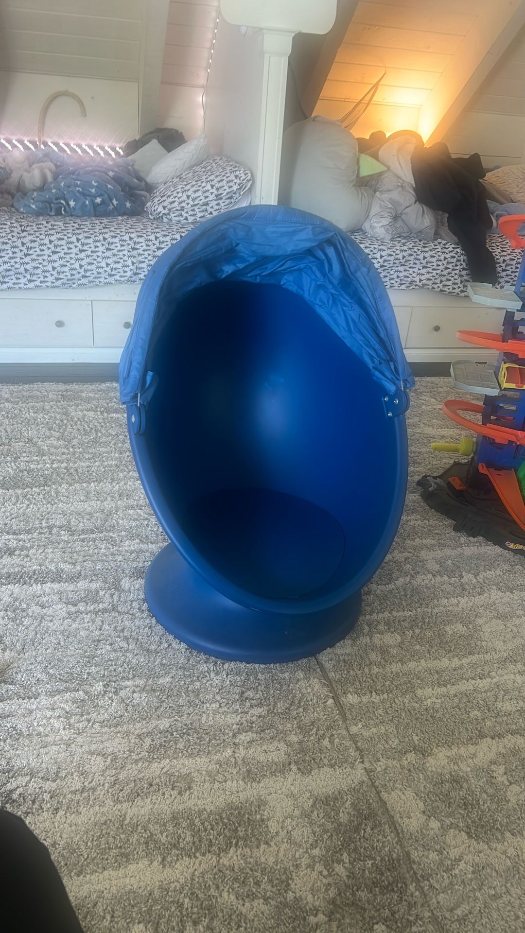 IKEA Spinning Egg Chair