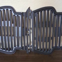 2 nomadiQ Gas Grill Plates