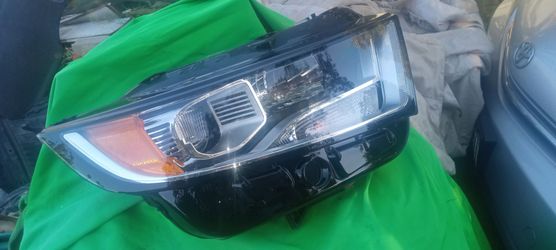 2015 to 2018 FORD EDGE RIGHT HEADLIGHT
