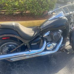 2007 Kawasaki, Vulcan 900 for parts 2000 miles on the motor