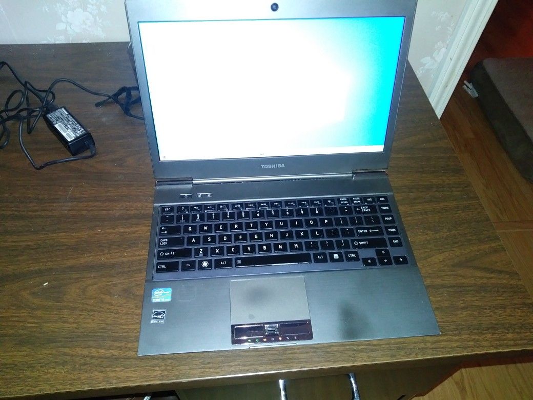 Laptop Toshiba Portege Z930. i5 10gb 120gb ssd
