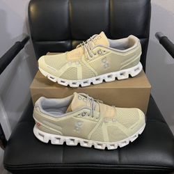 Oncloud Size 11 Women’s/ 9.5 Men’s $95