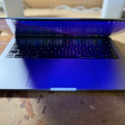MacBook Pro 2016 Intel I7 512gb ssd 16gb Ram