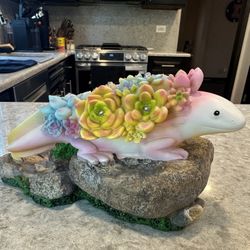 Solar Axolotl Garden Statue – Cute Outdoor Decor w/ LED Lights!