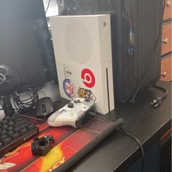 Xbox One S (READ DESCRIPTION)