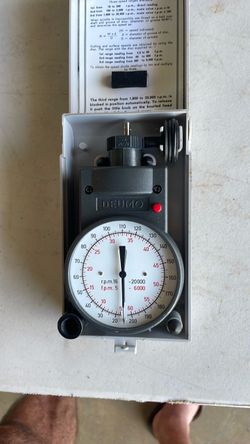 Deumo three speed rpm gauge