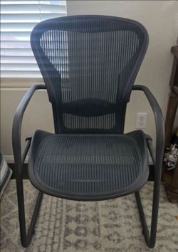 Herman Miller Aeron Mesh Office Guest/Conference Chair – Genuine