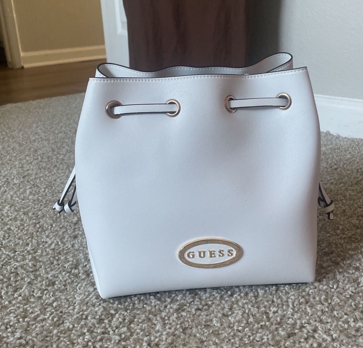 GUESS white purse