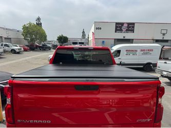New Hard Trifold 07-26 Chevy Silverado GMC Sierra 5.8ft bed