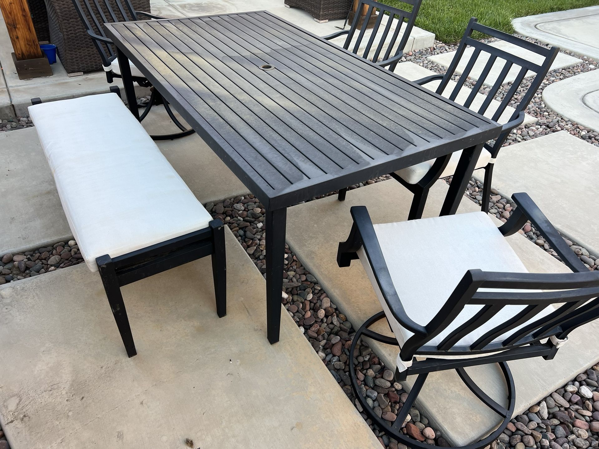 Patio Furniture Table for Sale in Fontana, CA OfferUp