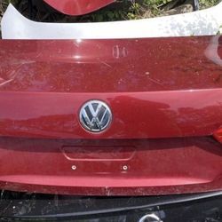 Volkswagen Passat ( Tailgate / Trunk Lid )