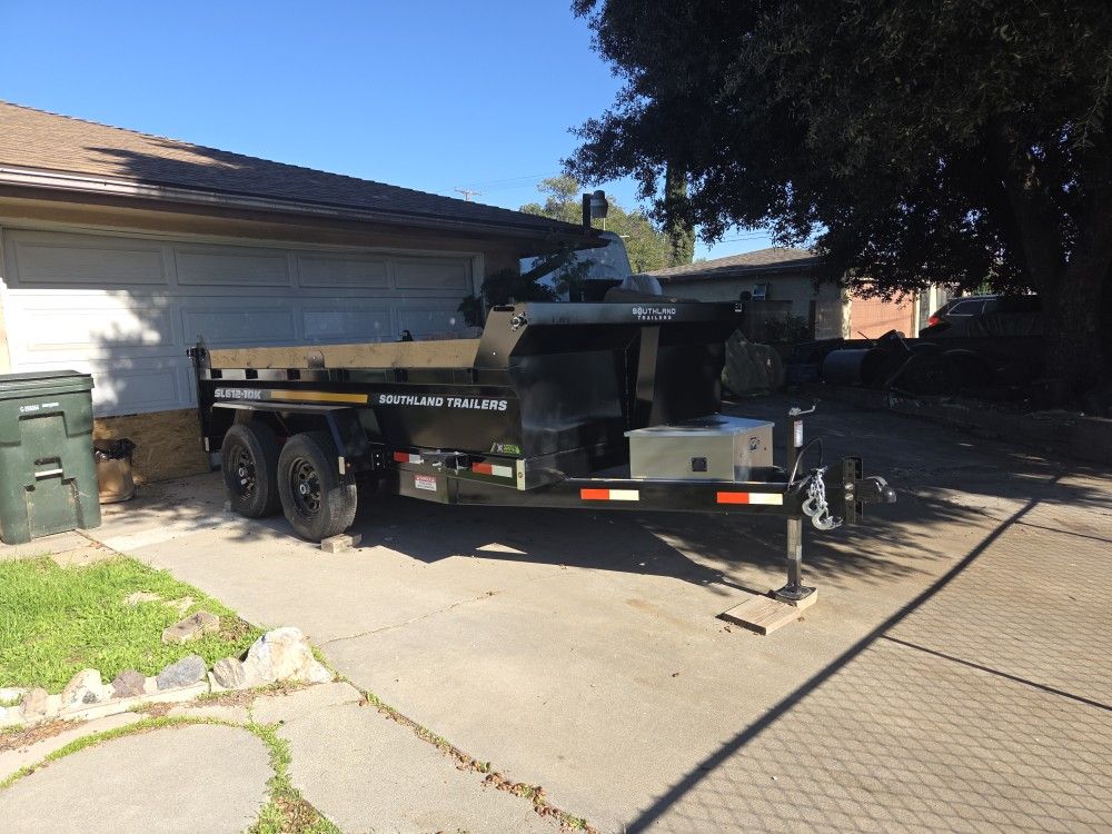 Dump Trailer 6'x12' By 2'