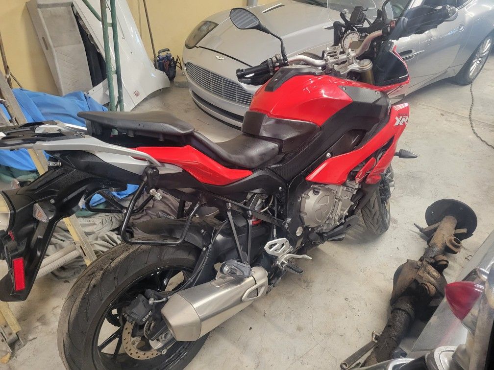 2015 BMW S1000xr Motorcycle Runs Great