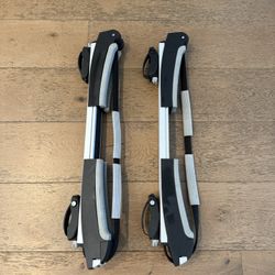 Thule SUP Taxi Surfboard Roof Rack 