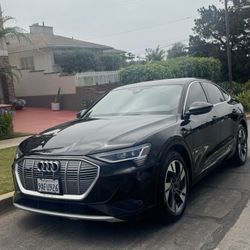 2022 Audi e-tron Premium s-line Quattro Sport back