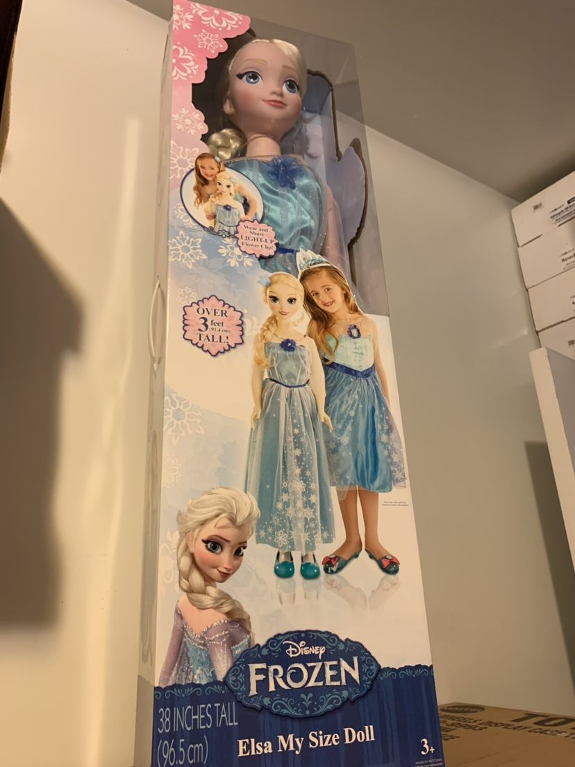 Disney Elsa Life Size Elsa And Anna Dolls Disney Frozen Princess