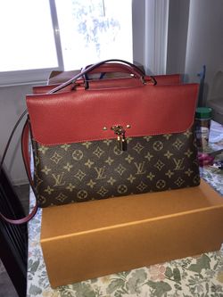 LOUIS VUITTON