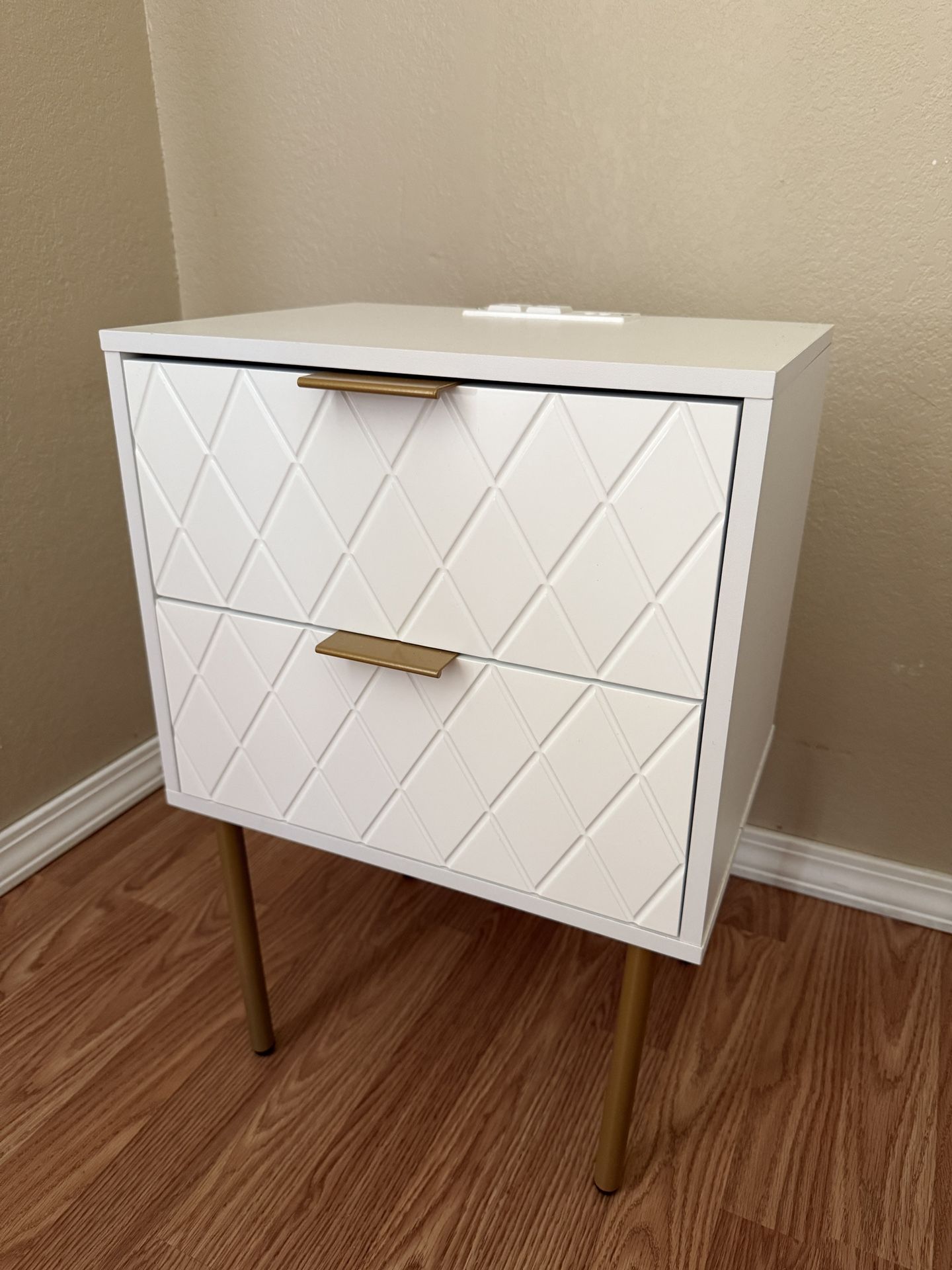 Modern White & Gold Accent Nightstand / Side Table – Like New!