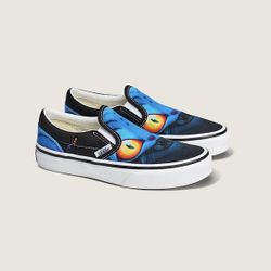 KPop Demond Hunter x Vans Little Kid Slip-On Shoe. 