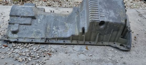 BMW 530 oil pan