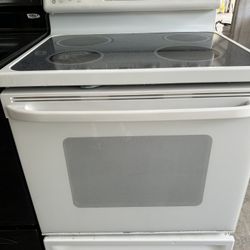 White Self Clean Glass Top Stove 