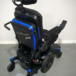 POWER MOBILITY WHEELCHAIR

-  QUICKIE Q700M