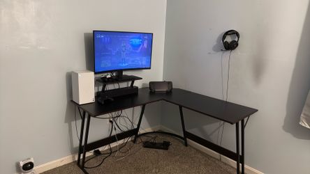 Gaming desk