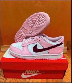 Dunk Low GS Size 7Y/8.5 Womens  Brand New
