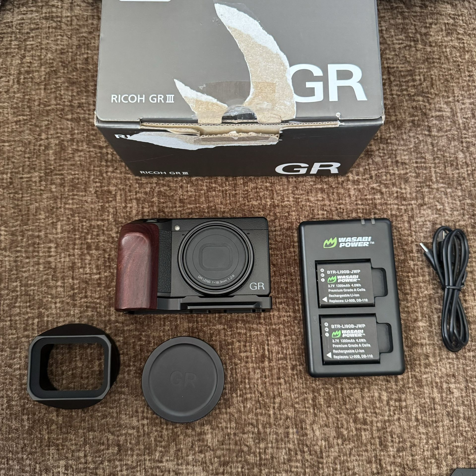 RICOH GR III DIGITAL CAMERA BUNDLE