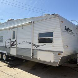 2007 Salem toy hauler 28ft travel trailer Ac awning